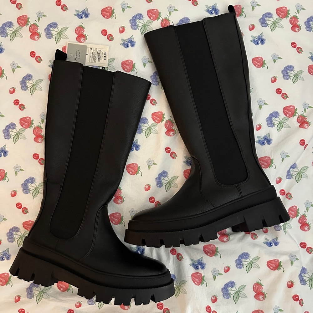 NWT A new day memory foam black platform boots